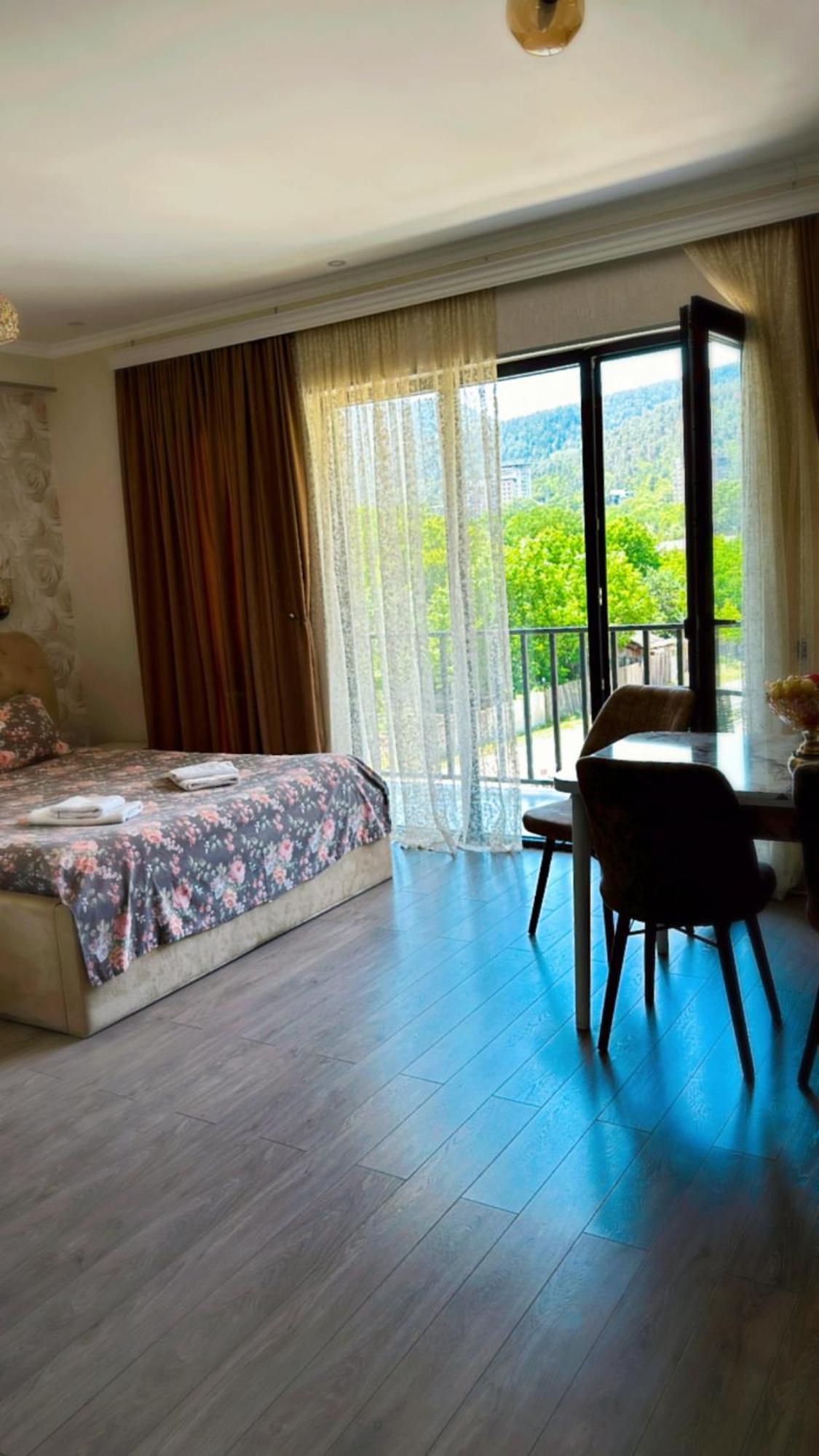 Vitali Apartment Borjomi Bagian luar foto